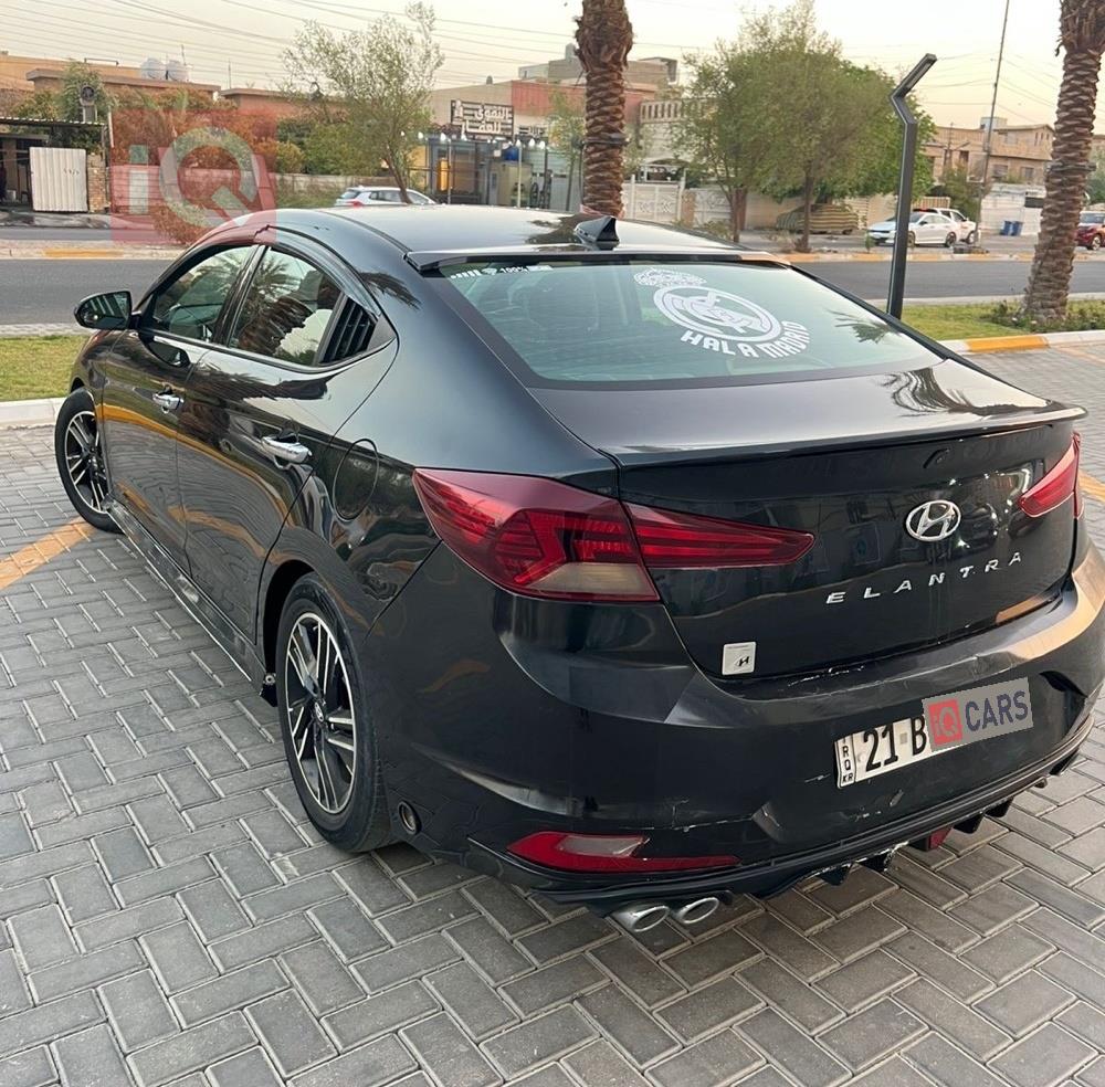هیوندای ئەلەنترا